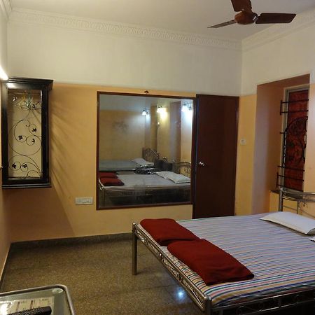 Central Guest House โกลกาตา ภายนอก รูปภาพ
