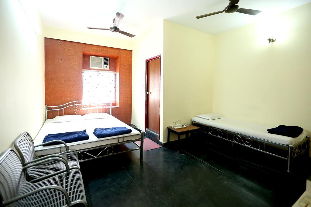 Central Guest House โกลกาตา ภายนอก รูปภาพ