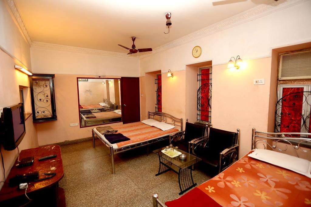 Central Guest House โกลกาตา ภายนอก รูปภาพ
