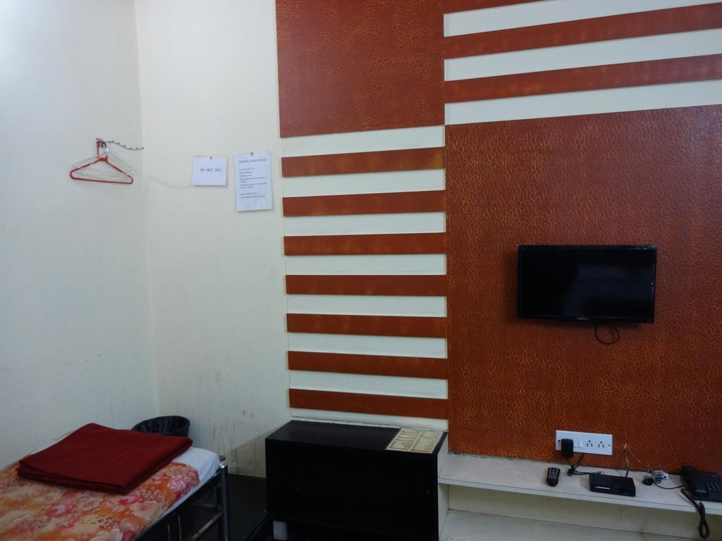 Central Guest House โกลกาตา ภายนอก รูปภาพ